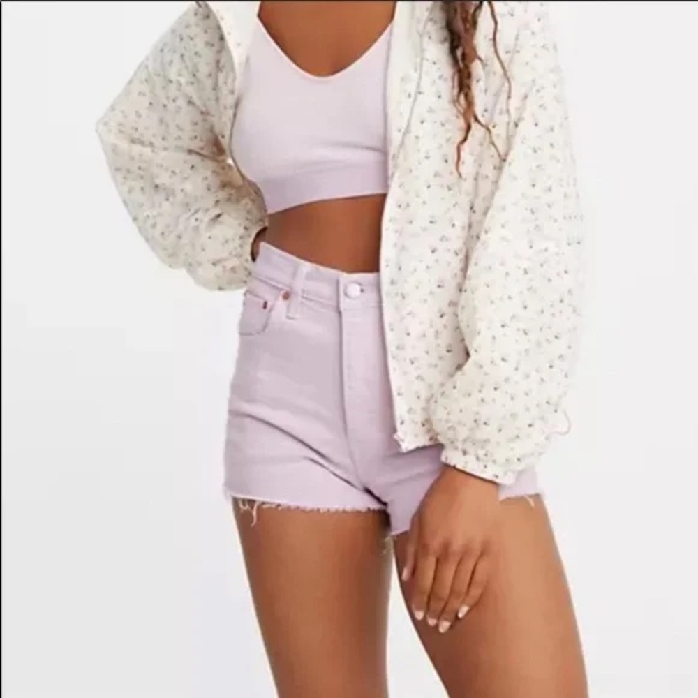 Lavender Levi’s Ribcage Shorts
